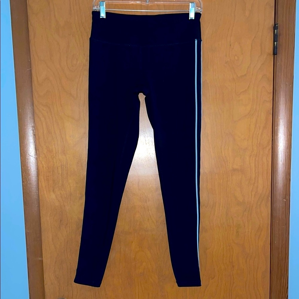 Tangerine Black and White Leggings with Streamlined Design